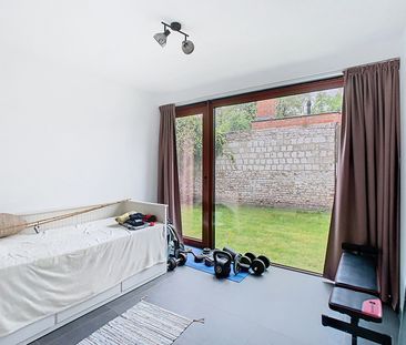 Luxe appartement met 2 slaapkamers en carportstaanplaats. - Photo 2