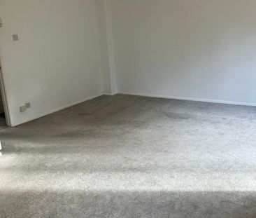 Upper Selsdon Road, CR2, Property for rent - Photo 3