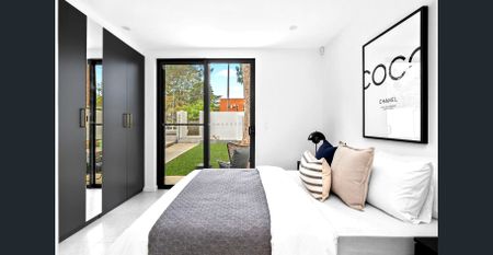 New luxury freestanding 4-bedroom house! - Photo 5