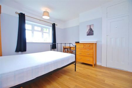 4 bedroom semi-detached house to rent - Photo 4