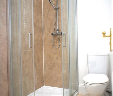 2 bedroom flat to rent - Photo 6