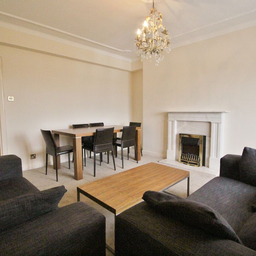 Latymer Court, Hammersmith Road, Hammersmith, London, W6 - Photo 1