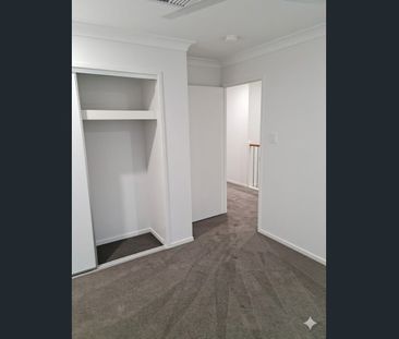 AVAILABLE 24/04/26 3 BED 2 BATH TOWNHOUSE WITH DUCTED AIR - Photo 4