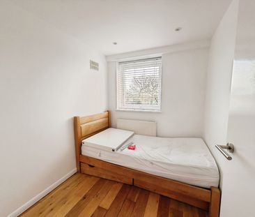 Jubilee Road, Perivale, Greenford, UB6 7HZ - Photo 5