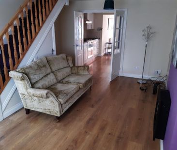 2 bedroom semi-detached house to rent - Photo 6