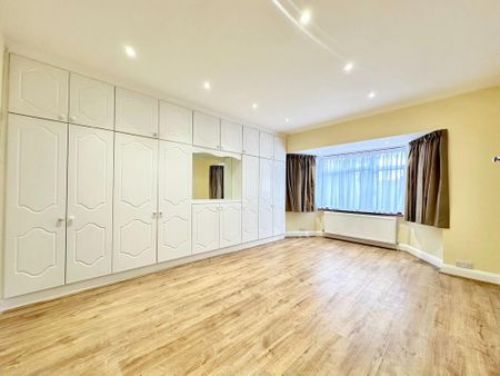 4 bedroom semi-detached house to rent - Photo 5