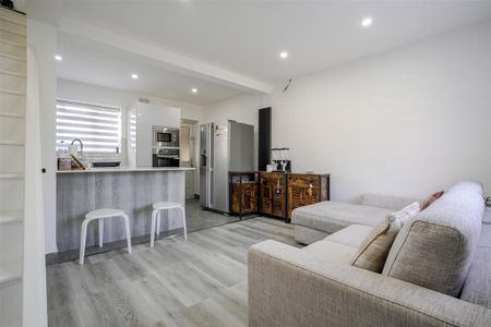 3 bedroom terraced house to rent - Photo 4