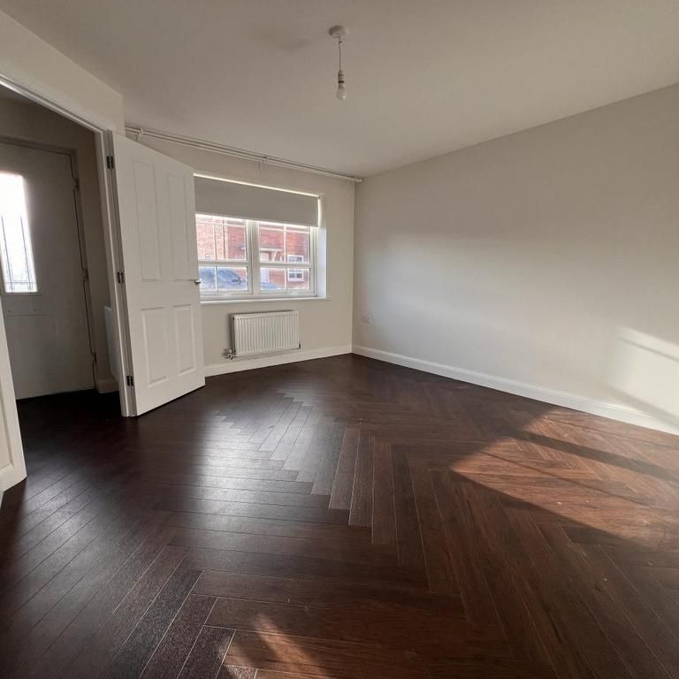 3 bedroom terraced house to rent - Photo 1