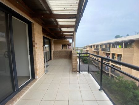 Modern 2-Bedroom Apartment in Prime Location - Photo 5