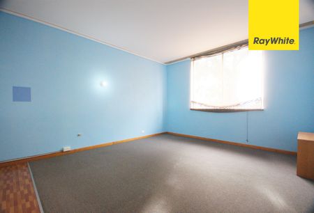 SELF CONTAINED STUDIO APARTMENT IN CONVENIENT LOCATION - Photo 5