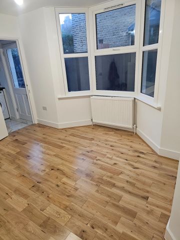 4 Bed Terraced House, Arodene Road, SW2 - Photo 2