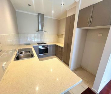 STYLISH CONTEMPORARY TOWNHOUSE LIVING AWAITS - Photo 3