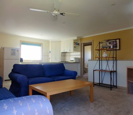 The waves will beckon from across the road - UNIQUE position. - Photo 1