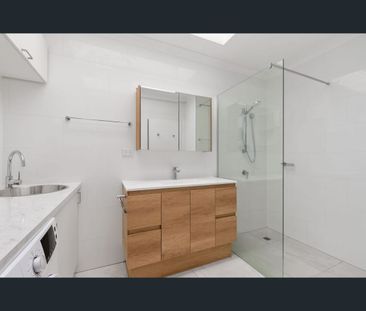 3/55 Bulimba Street, Bulimba, Qld 4171 - Photo 2