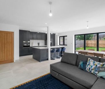 4 bedroom terraced house to rent - Photo 1