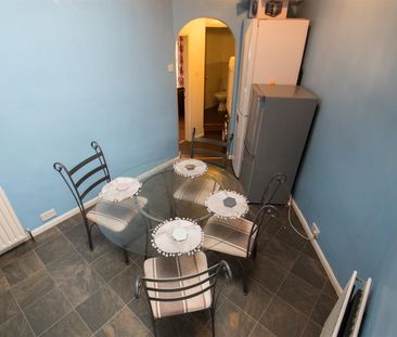 4 bedroom detached house to rent - Photo 2