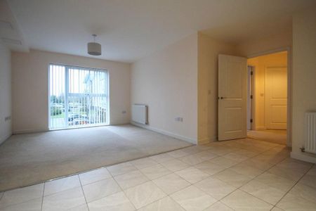 2 bedroom flat to rent - Photo 2