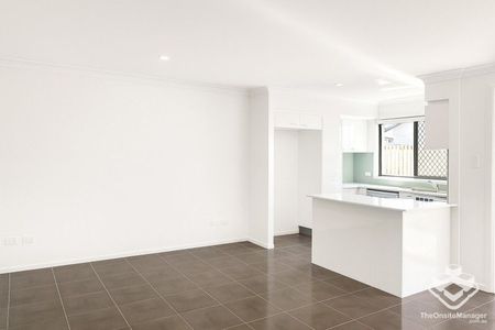 Modern Townhouse, 3 Bedrooms + Study nook, Available From 13/12/2025 - Photo 5
