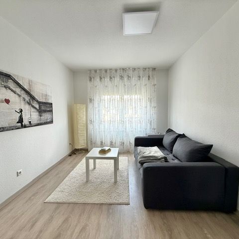 Großzügig, hochwertige 4 Zi.-Wohnung mit Loggia und TG-Stellplatz zu vermieten - Foto 1