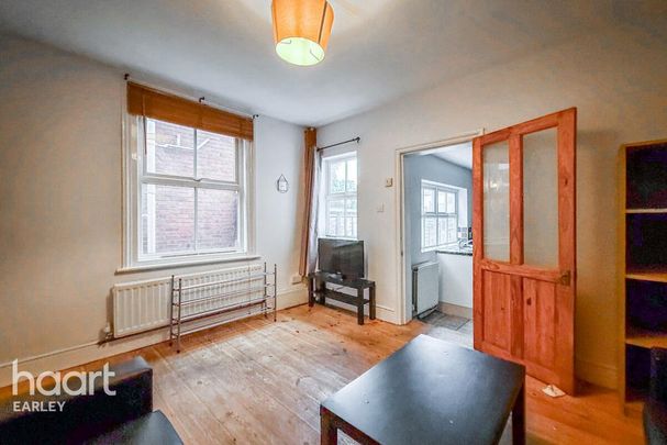 4 bedroom terraced house to rent - Photo 1