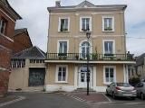 ORBEC - Centre ville, place de la mairie. Appartement en duplex - Photo 3