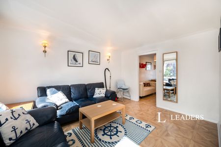 4 bedroom house to rent St. Thomass Street, Portsmouth, PO1 - Photo 3