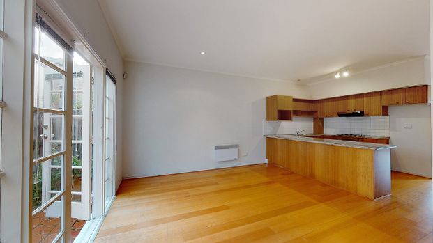 2/78 Auburn Road, Hawthorn - Photo 1