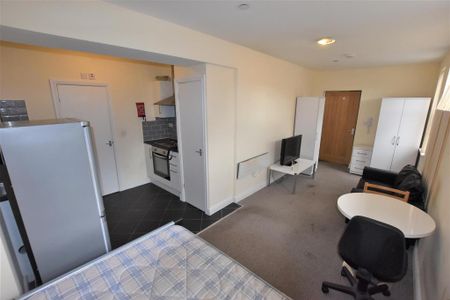 Studio to rent - Photo 3