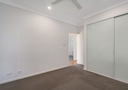 Comfortable three-bedroom family home - Photo 3