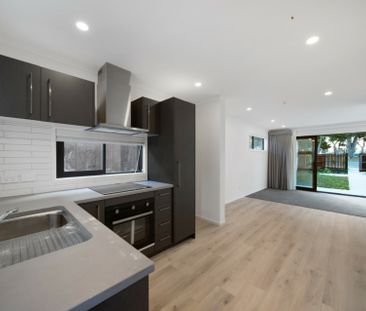 Fresh Face, Familiar Place - Photo 3