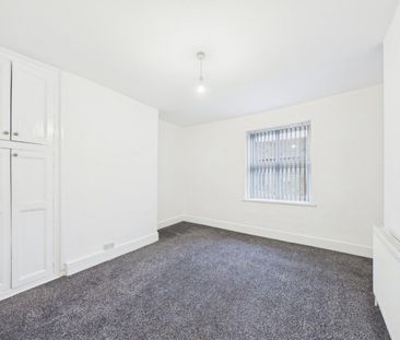 2 bedroom House To Let - Photo 2
