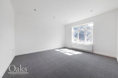 Kilmartin Avenue, Norbury, London - Photo 5