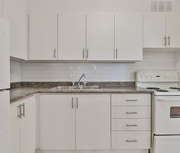 1 Bedroom - Photo 2
