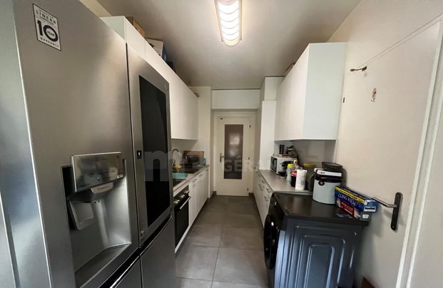 Spacieux 7 pièces au rez supérieur avec garage - Photo 1