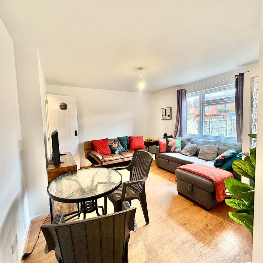 4 Bed Semi-Detached House, Dunnock Road, E6 - Photo 1