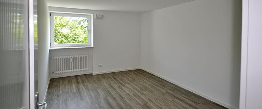 Komplett sanierte 3-Zimmer-Wohnung mit überdachtem Balkon in Taufkirchen - Foto 1