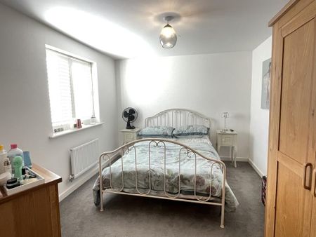 3 bedroom detached house to rent - Photo 4