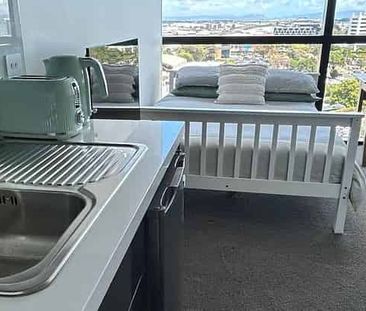 Fully Furnished Secure Studio Apartment - Photo 4