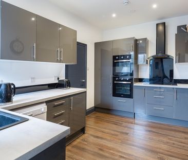 Room in a Shared House, Bath Road, BS4 - Photo 2