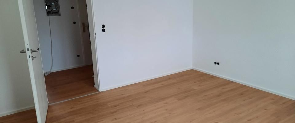 Sanierte u. modernisierte, 4 Zimmer Terrassen-Wohnung, in Dietzenbach - Photo 1