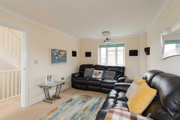 4 bedroom detached house to rent - Photo 1
