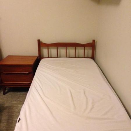 Chambre à louer pour étudiant-e seulement - Photo 3