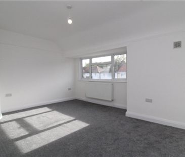 Clyfford Road, Ruislip, HA4 6PS - Photo 2