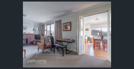 Sun, Views and Level Access - Photo 3