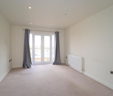 Regents Place, Walton On Thames - Photo 1