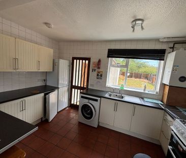 102 Alan Moss Road - Engineering Side & Parking Loughborough - Photo 4