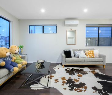 Hobsonville - 5 Bedroom House with 3.5 bathrooms - Photo 2