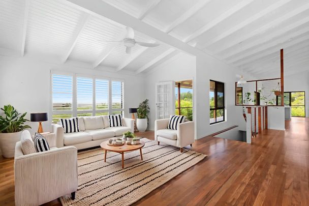 Character Home with Panoramic Views & Yard Care - Photo 1