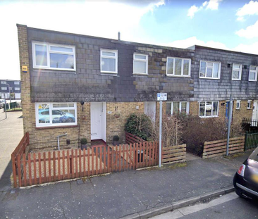 3 bedroom end of terrace house to rent - Photo 3