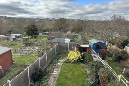 2 bedroom end of terrace house to rent - Photo 4